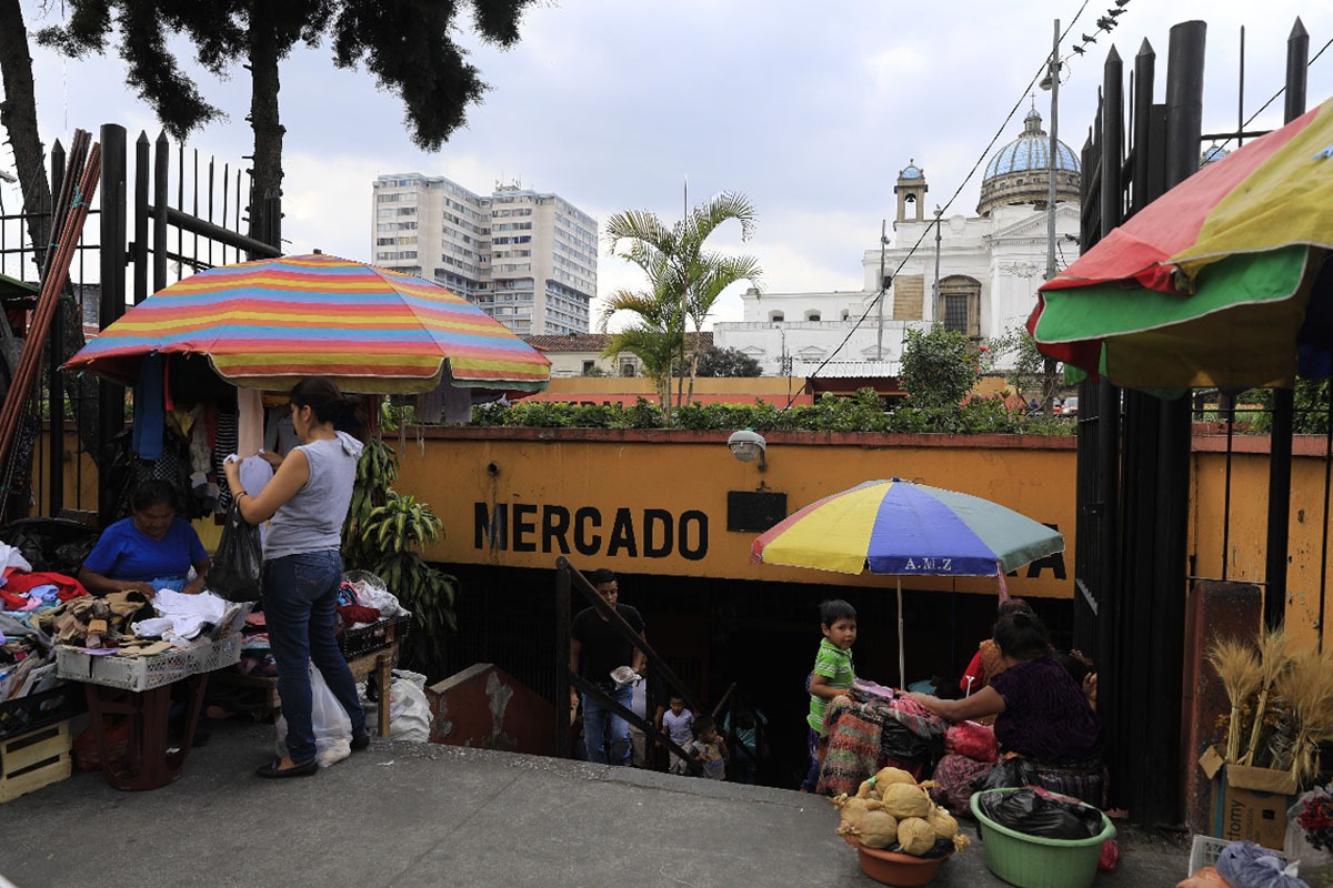 Los colores de los mercados Central y Colón