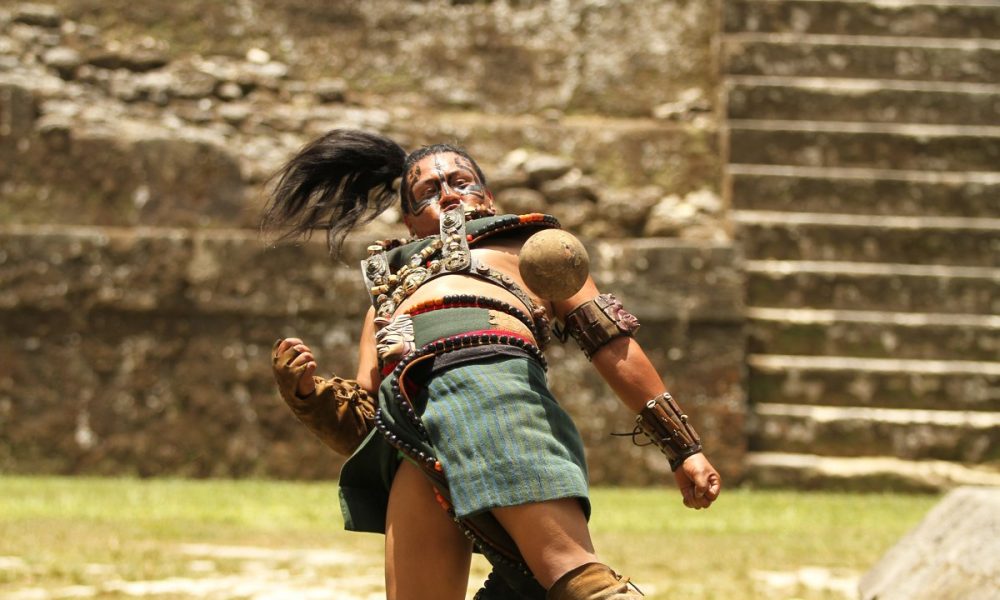 Juego de Pelota Maya se exhibirá en 11 lugares durante noviembre – Diario  de Centro América
