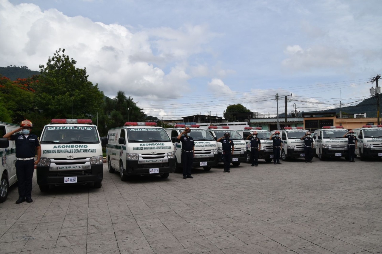 Unidad Operativa de Emergencias Médicas y Rescate Bomberos CR - UOEMR - *01  de octubre - Día Nacional del Adulto Mayor* #SomosUOEMRbomberos  #somosbomberosdecostarica