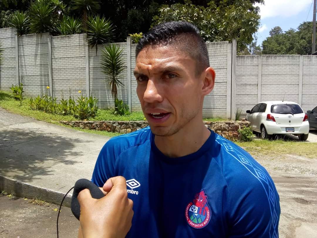 Carlos Gallardo, consiguió con el club en el 2019 el titulo 31 frente Antigua, luego 2 subcampeonatos, 2021 y 2022.