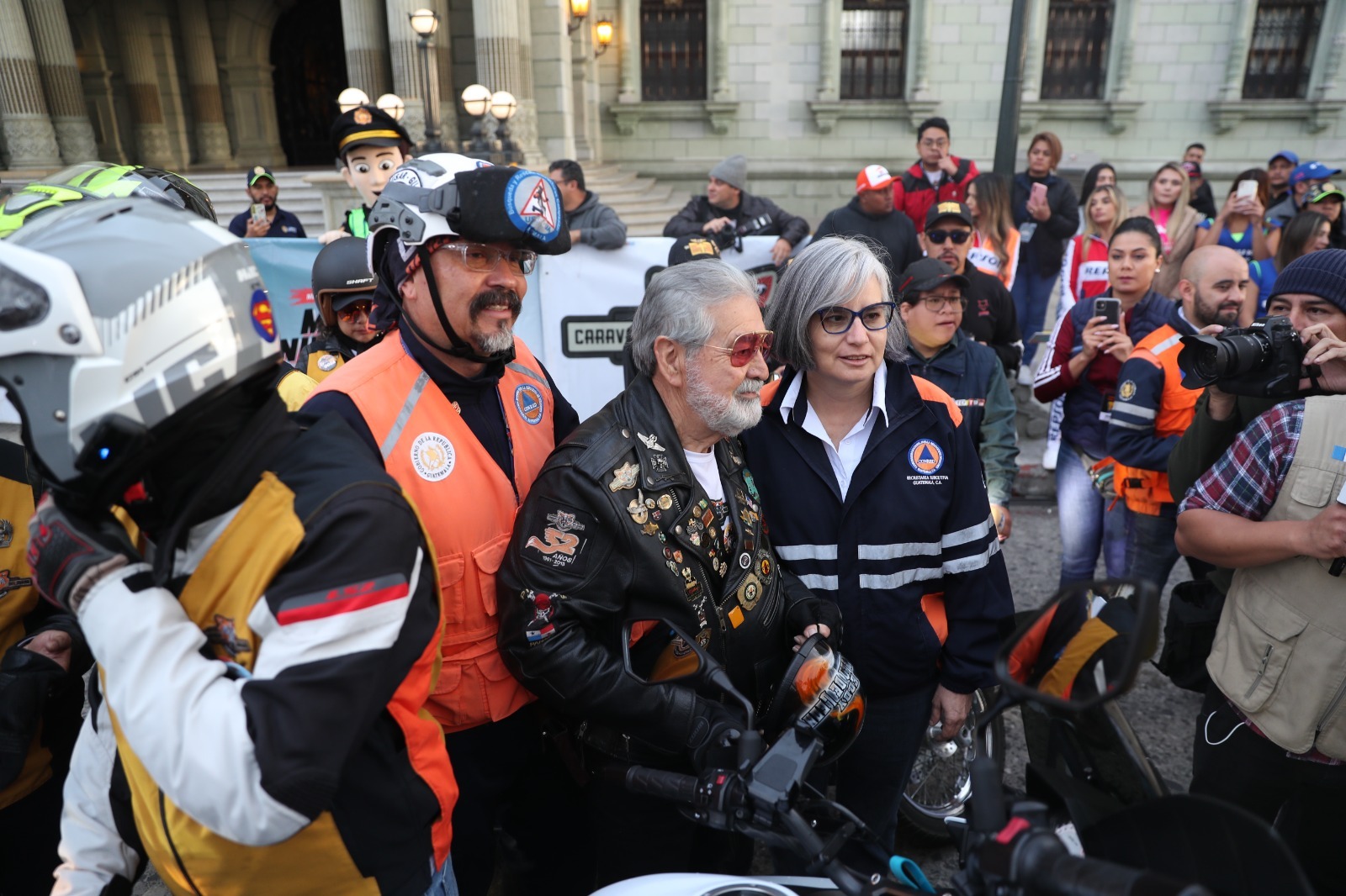 Tr nsito de la PNC resguarda la Caravana del Zorro Diario de