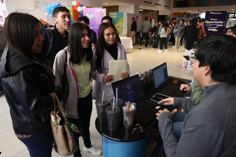 Primeros Becados Para Inicio Laboral – Diario De Centro América